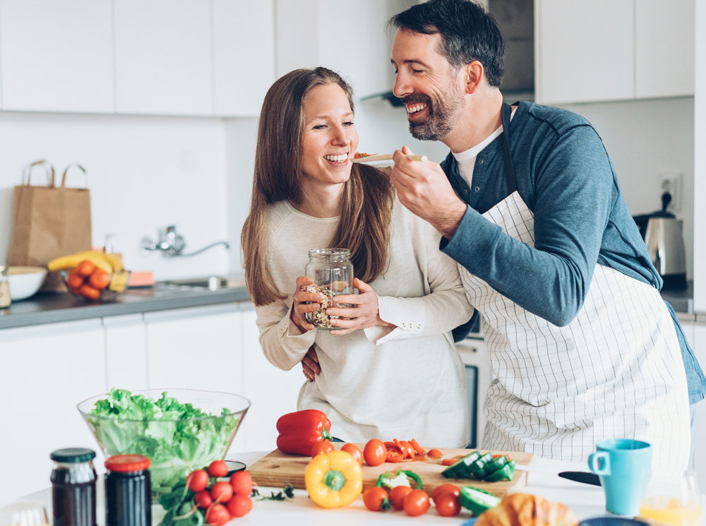 როცა შენი შეყვარებული შეფ-მზარეულია - 10 მიზეზი, რის გამოც მასთან შეხვედრა არ ღირს