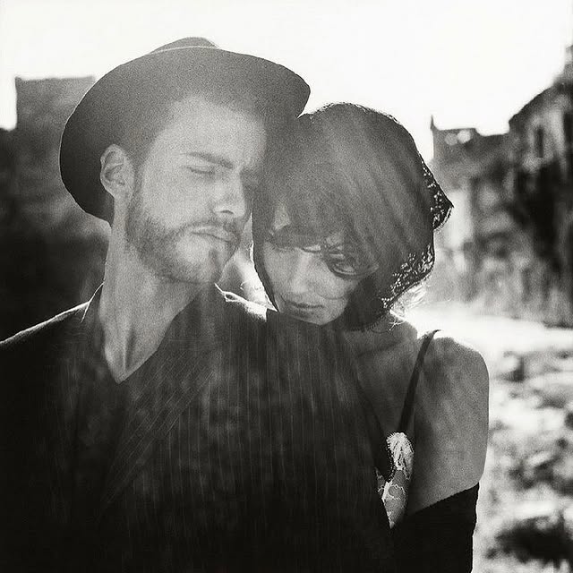 10 წესი ცხოვრებაზე შეყვარებული ქალისგან