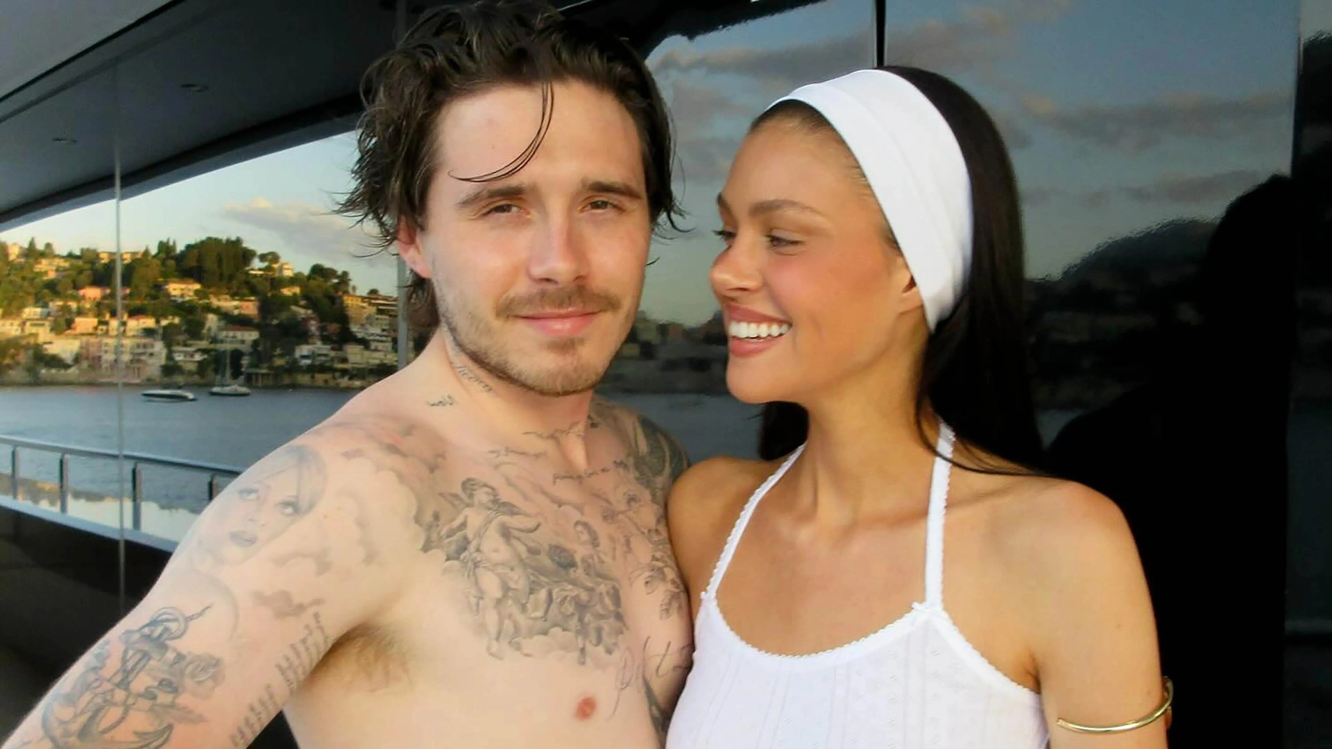 მამიკოს მილიონები და 75-ათასიანი ღვინო: როგორ ცხოვრობს ბექჰემების “ამბოხებული“ წყვილი?